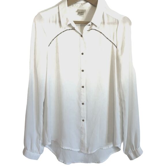 Daytrip white collar blouse w/ gold chain detail lightweight button. Size Med - Picture 1 of 5